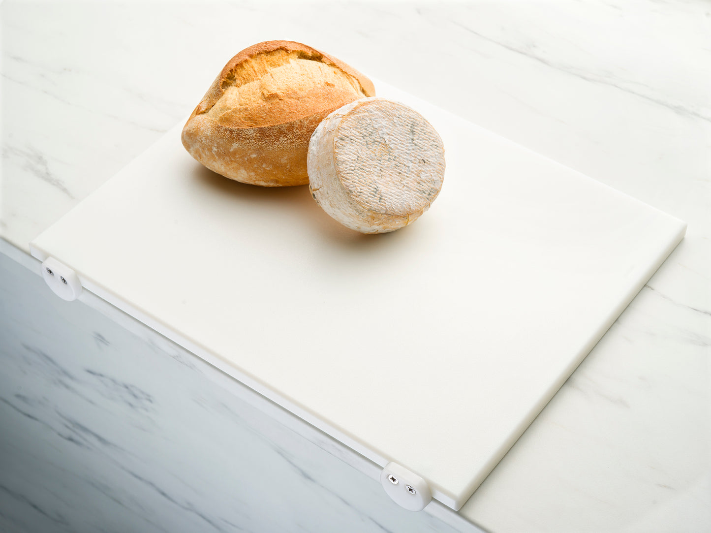 Tagliere in polietilene con fermi